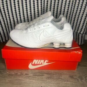Nike Shox Deliver ‘White Neutral Grey’ 317547-112